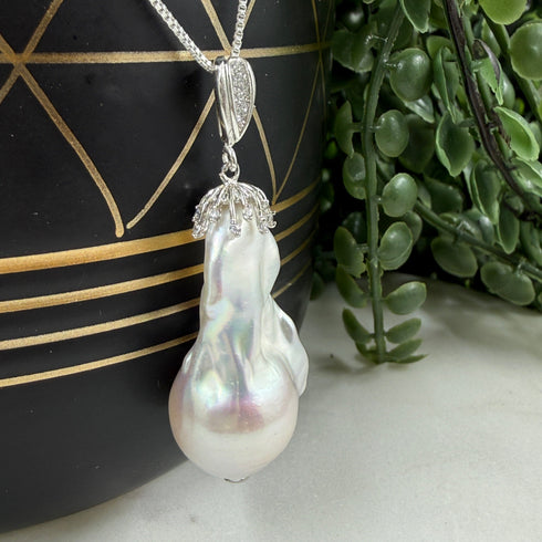 Confessions: Crown Jewel Pearl Necklace