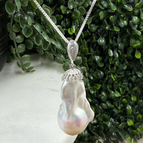 Confessions: Crown Jewel Pearl Necklace