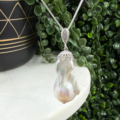 Confessions: Crown Jewel Pearl Necklace