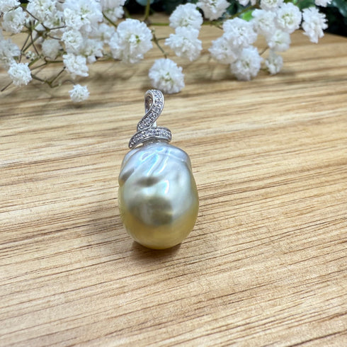 14K White Gold & Diamond Baroque South Sea Pearl Pendant Necklaces