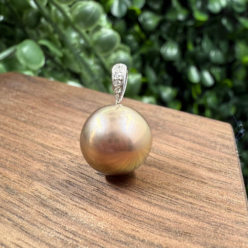 Golden Edison Pearl Pendant: 14K Gold & Diamonds Pendant