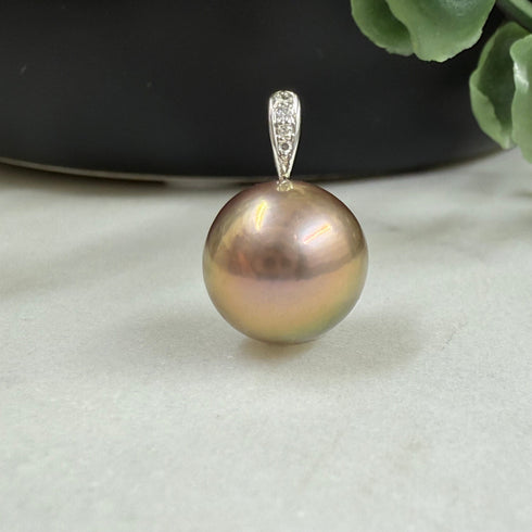 Golden Edison Pearl Pendant: 14K Gold & Diamonds Pendant