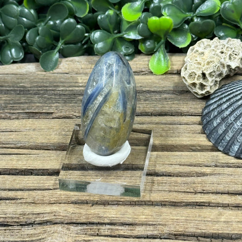 Kyanite and Quartz Polished Stone specimen