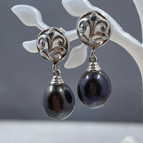Peacock Purple Freshwater Cultured Pearl Earrings Earrings