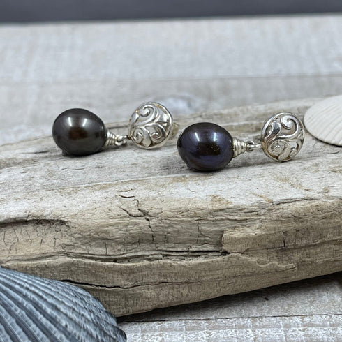 Peacock Purple Freshwater Cultured Pearl Earrings Earrings