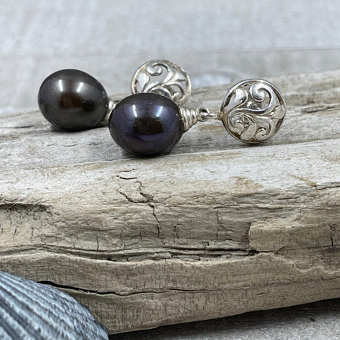 Peacock Purple Freshwater Cultured Pearl Earrings Earrings