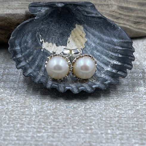 White Round Freshwater Cultured Pearl Earrings Earrings