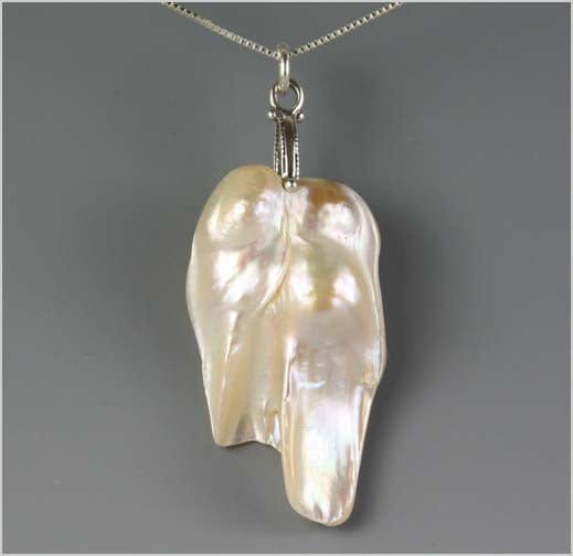 Funky Pearl Necklace Necklaces