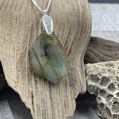 Labradorite Freeform Pendant - B Necklaces