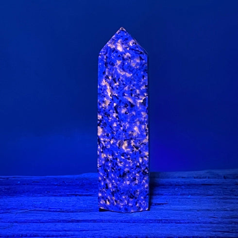 Yooperlite Obelisk / Tower specimen